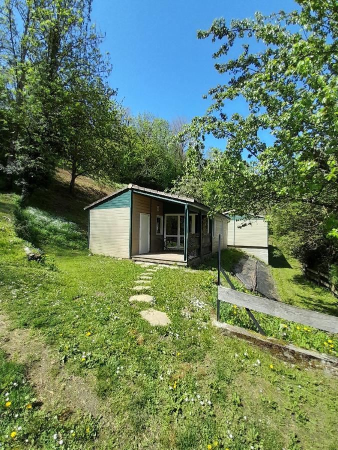 Gites Du Quie Les Cabannes  Exterior photo